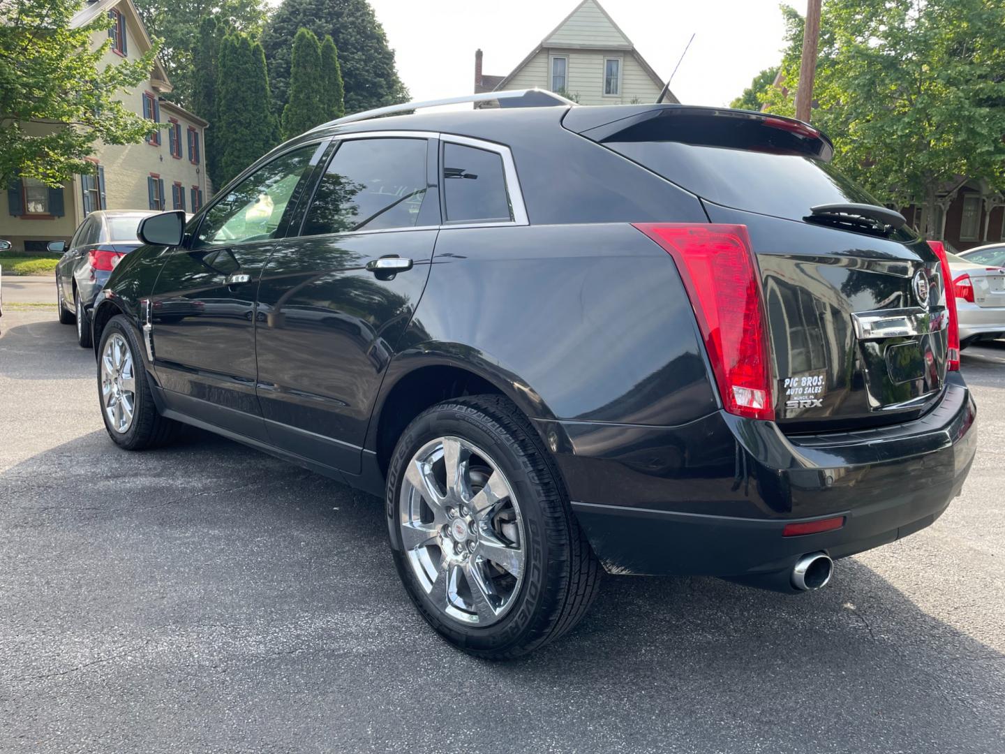 2012 black Cadillac SRX Premium (3GYFNCE33CS) with an 3.6L V6 DOHC 24V FFV engine, 6-Speed Automatic transmission, located at 101 N. Main Street, Muncy, PA, 17756, (570) 546-5462, 41.207691, -76.785942 - Photo#3